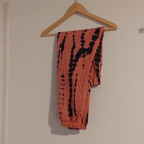 Bleach Dye Pants - Picture 2 of 7